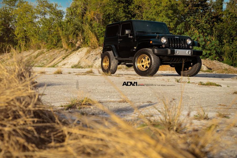  Jeep Wrangler on ADV.1 Wheels (ADV6TFSL) 2015 года  (фото 7 из 13)